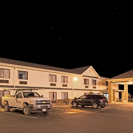 Super 8 By Wyndham Defiance Hotel Exterior foto